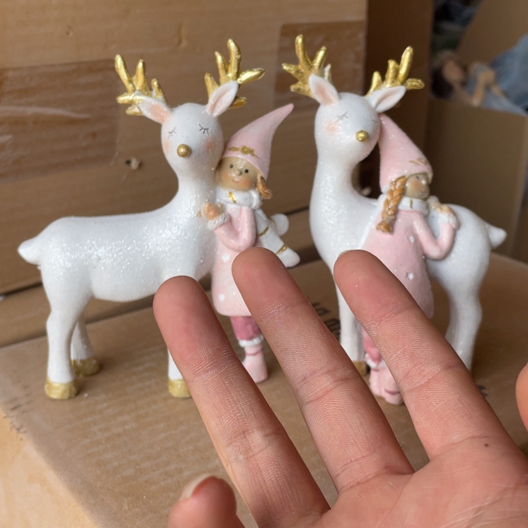 【闪购商品】树脂小号麋鹿女孩一对