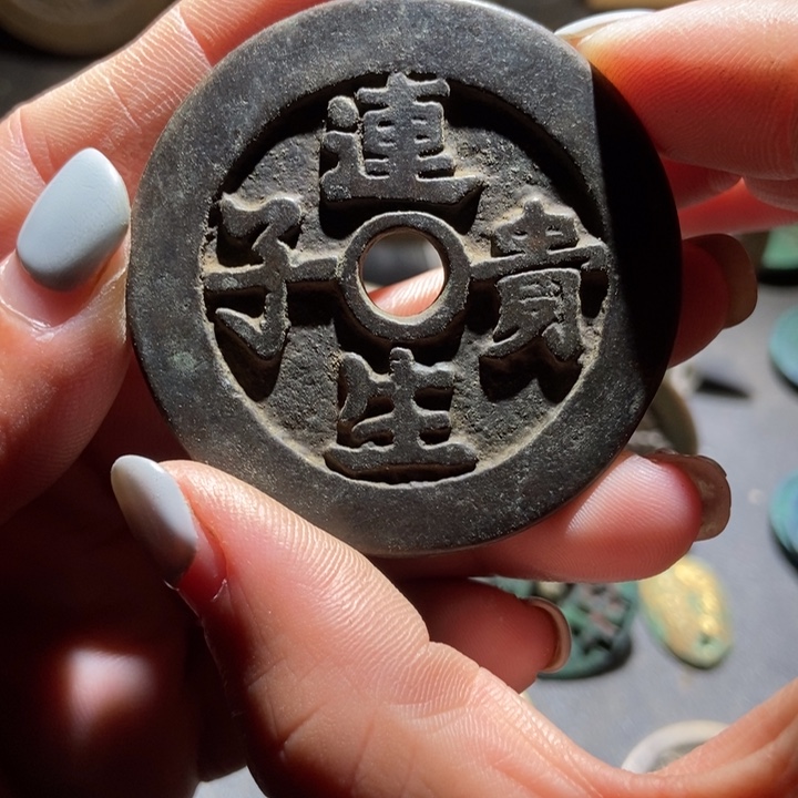 用***2铜现代工艺品仿制品