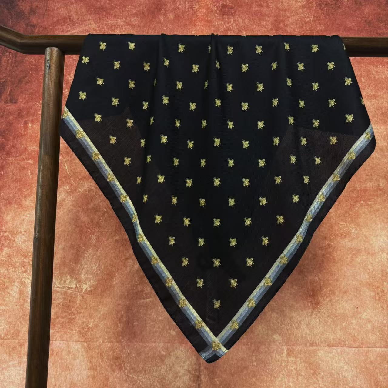 [野蜂飞舞]新中式国风国潮百搭双面双色丝毛小方巾（469-A2）