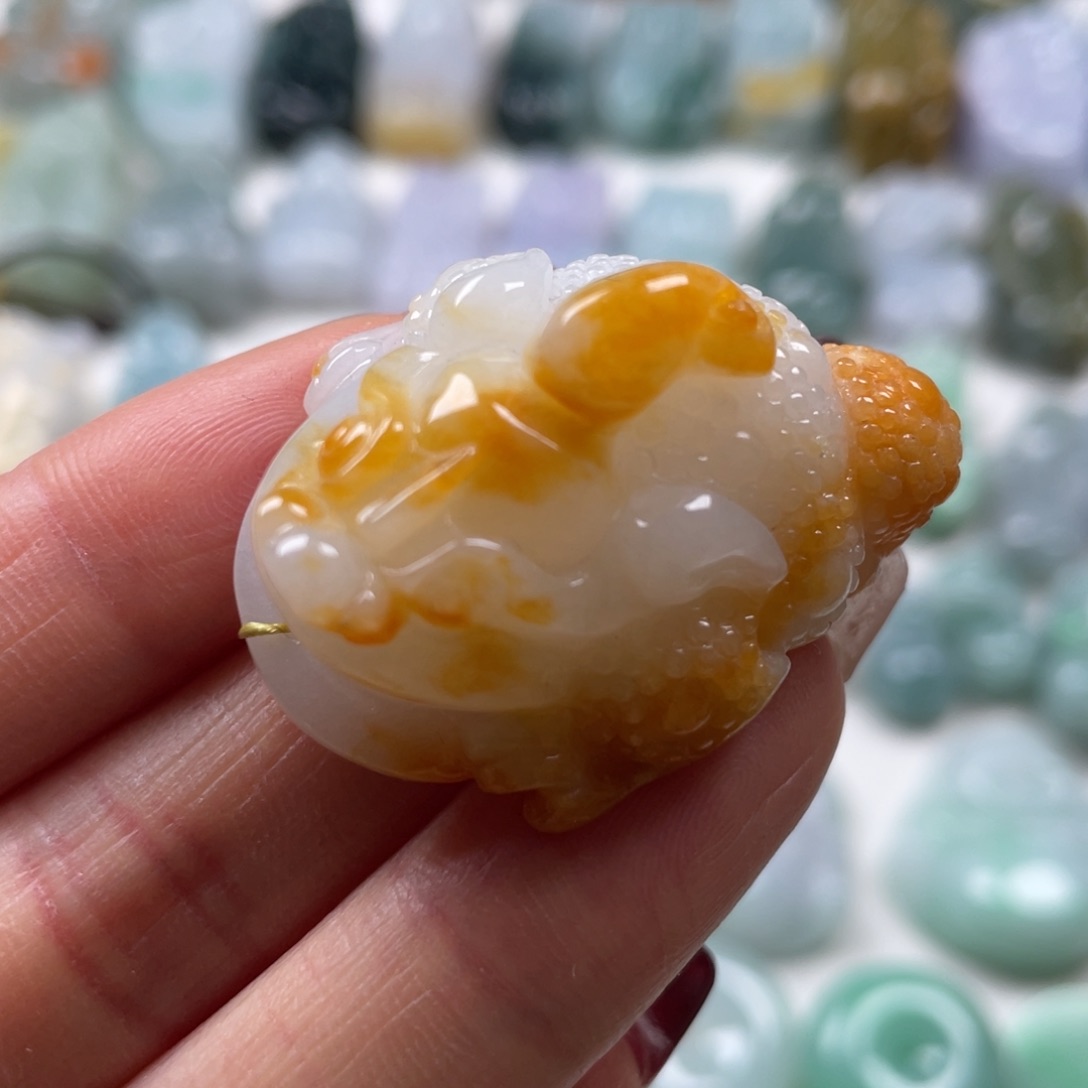 翡翠吊坠(赠链)未镶嵌