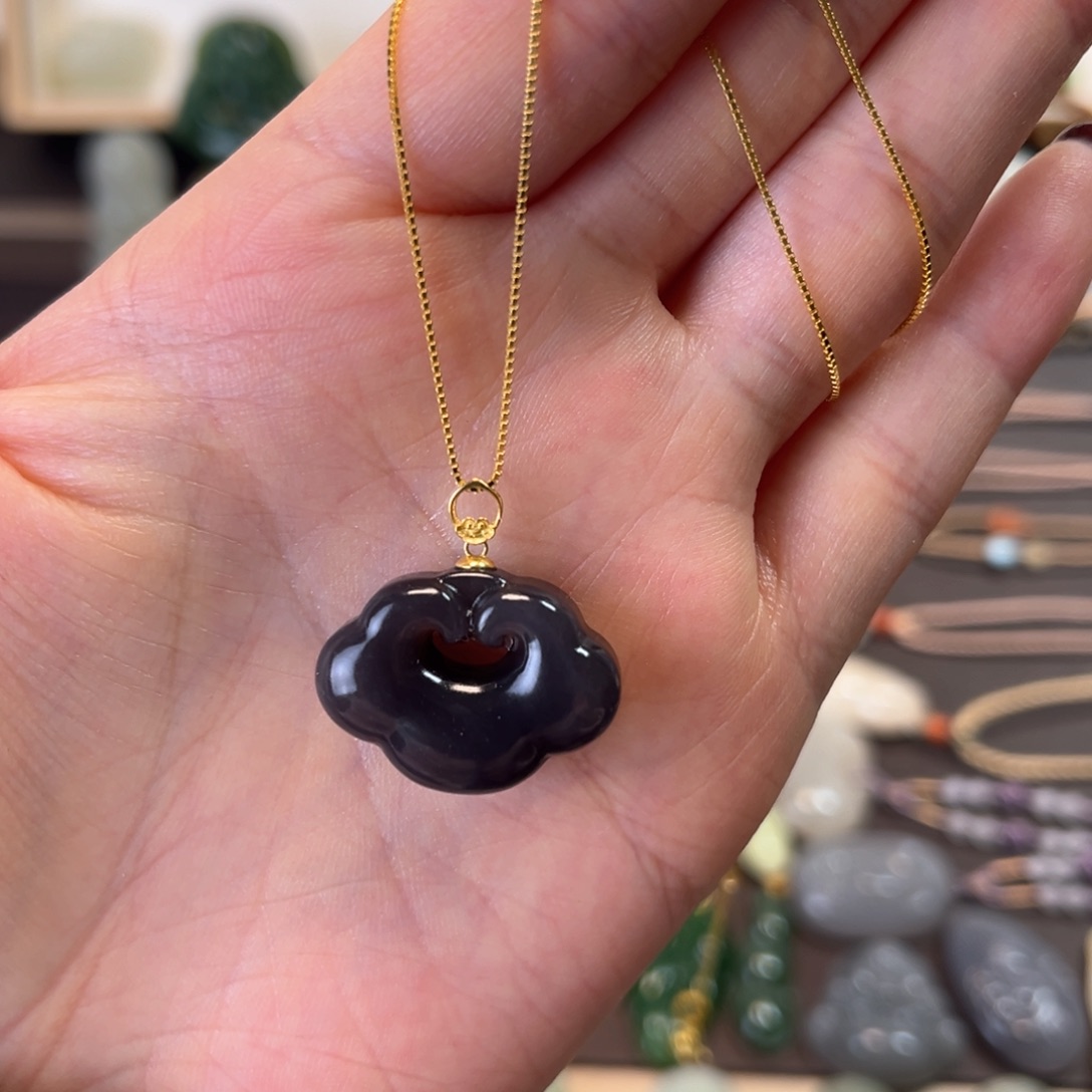 和田玉颈饰18K金镶嵌锁