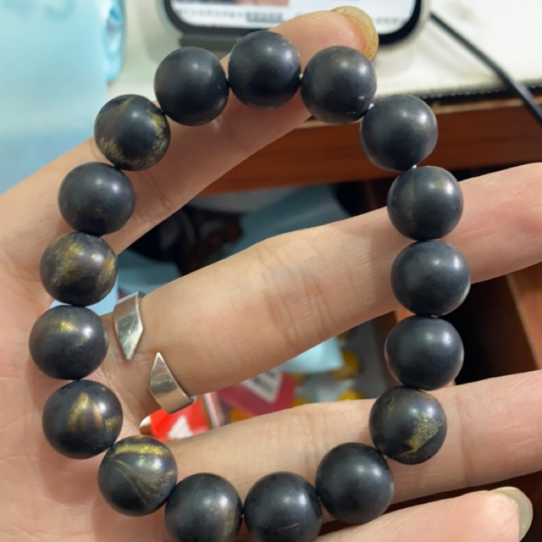  841  卡12黑金丝手串