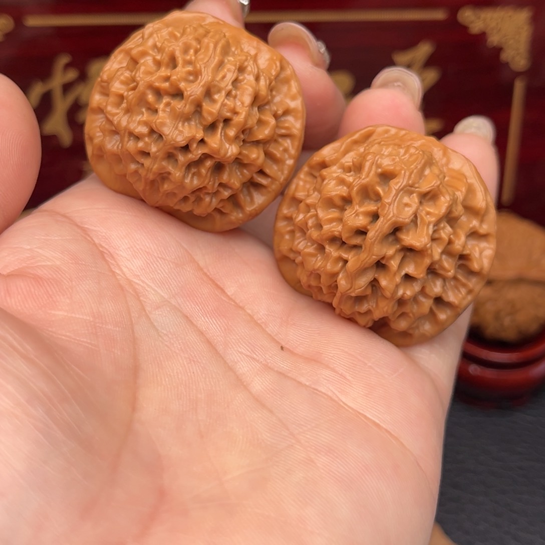 文玩核桃吊坠秦闷