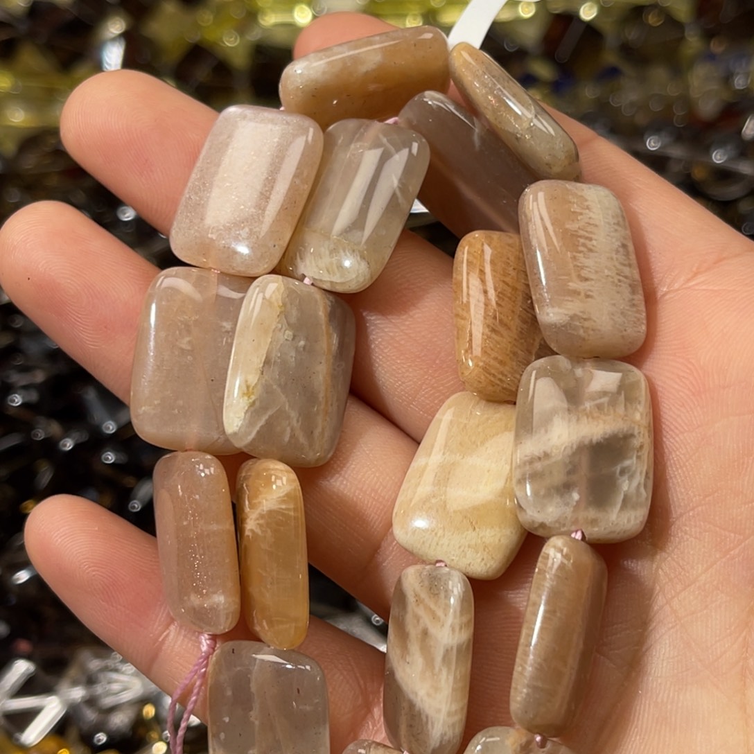 玛瑙/玉髓散珠太阳石牌