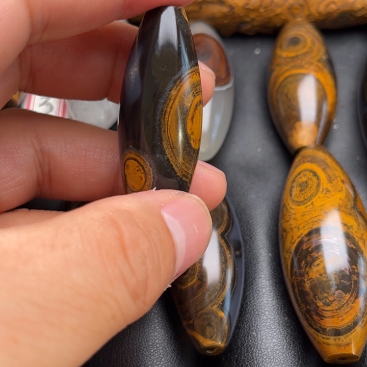 道***然石英岩玉合金颈饰