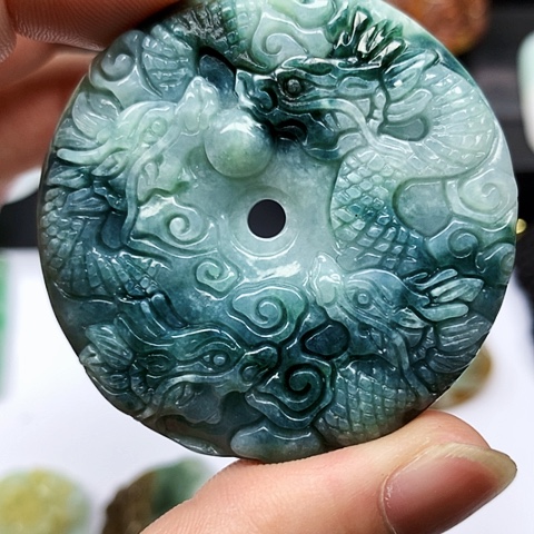 翡翠未镶嵌颈饰翡翠九龙扣