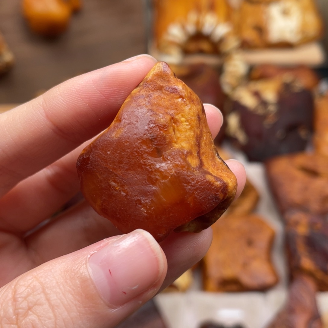 琥珀未镶嵌珠宝奇石