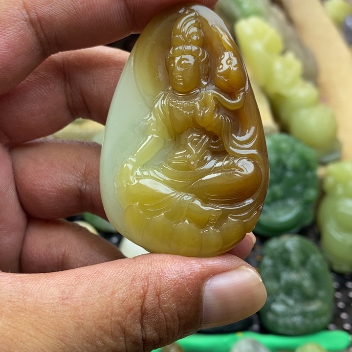 吴***发和田玉未镶嵌吊坠(不含链)