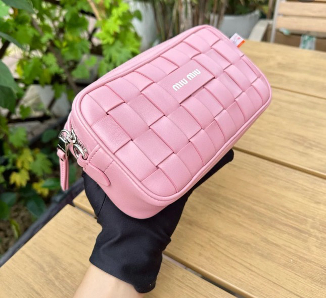 95新 MIU MIU/缪缪 珍甄 新款饭盒斜挎包 51063