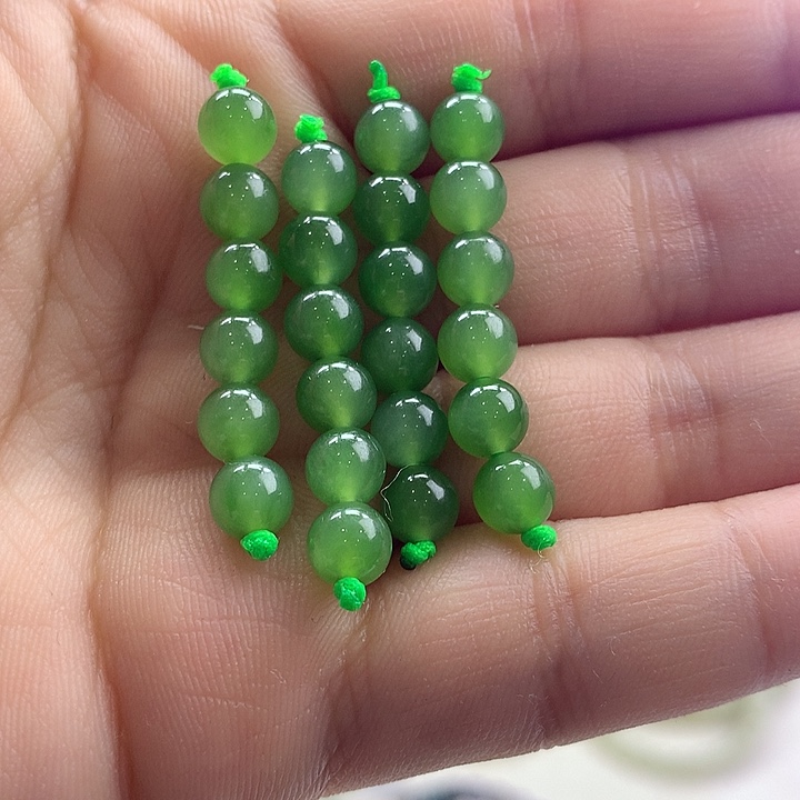 和田玉（碧玉）未镶嵌珠宝奇石