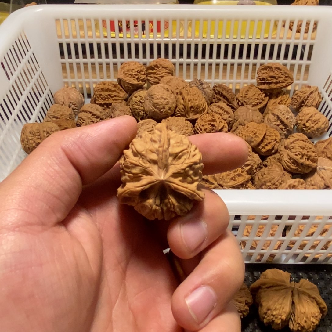 橙****文玩核桃吊坠单只异形