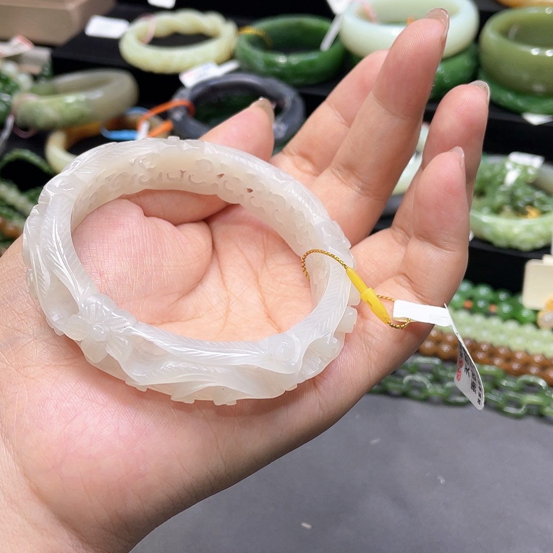 和田玉手镯60圈口12未镶嵌