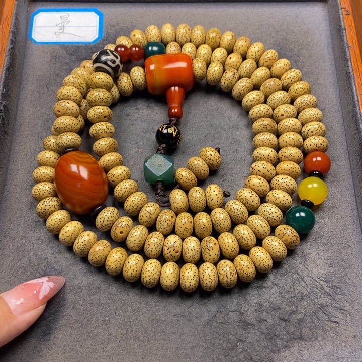 星月菩提吊坠菩提