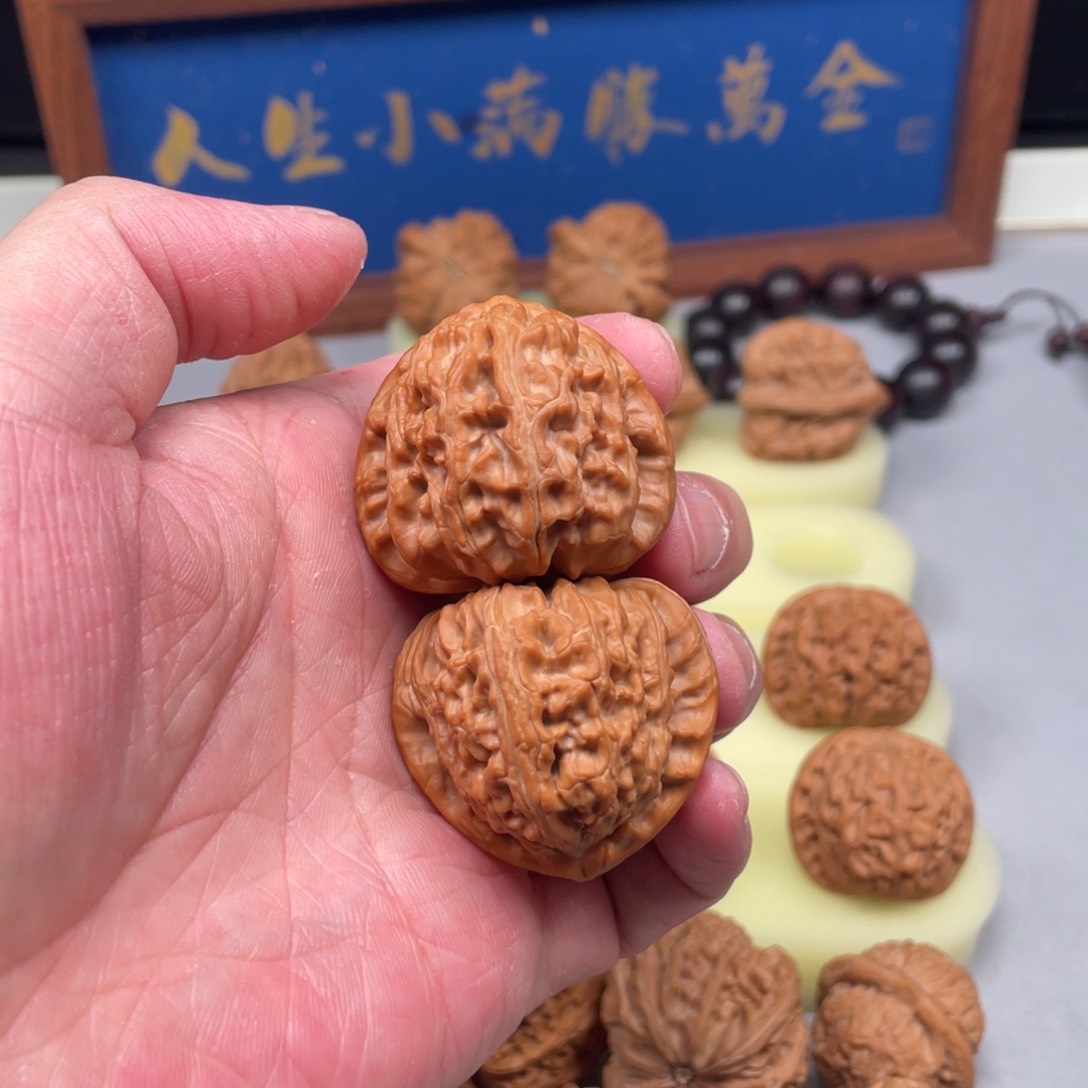 文玩核桃把件三角白