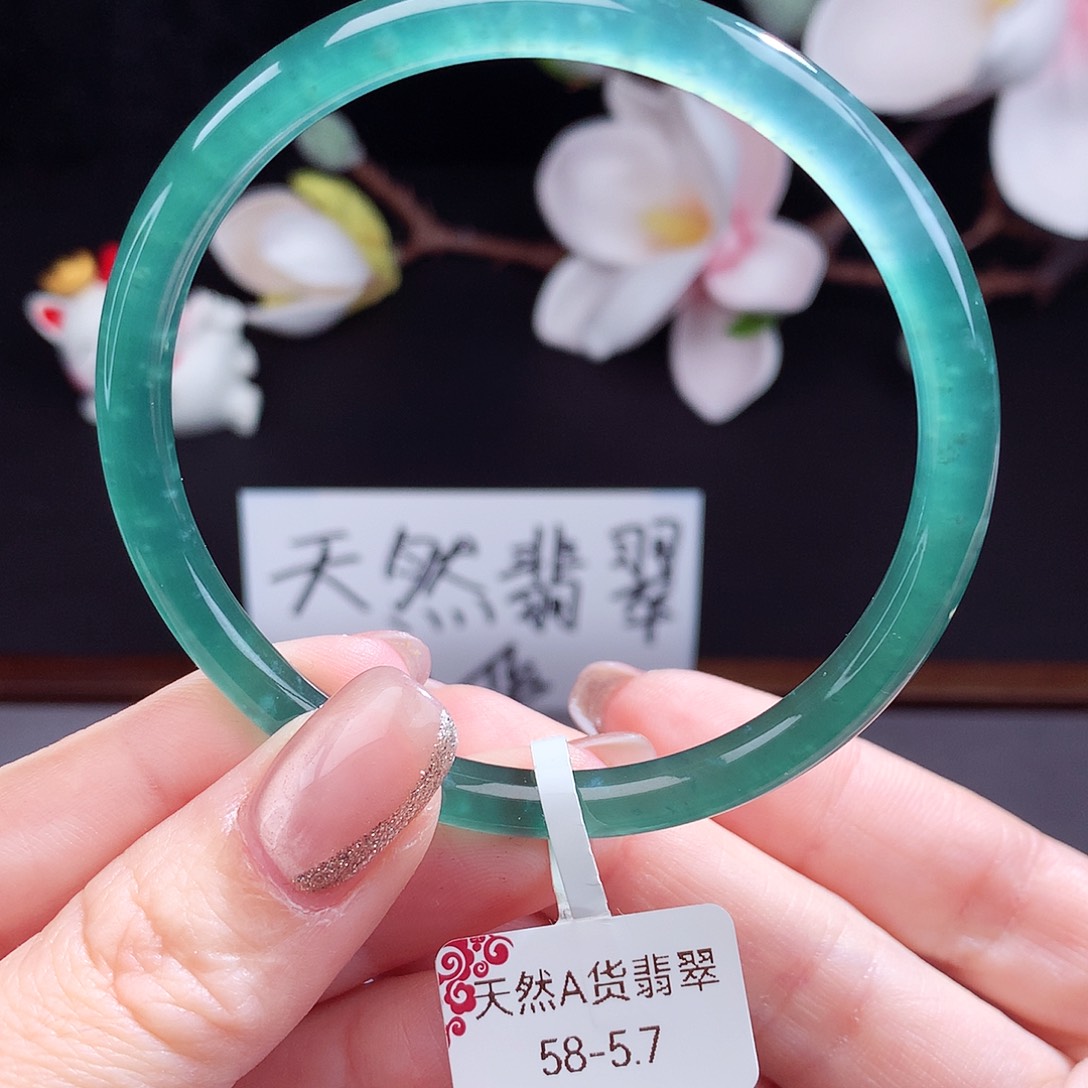 翡翠手镯（圆镯）未镶嵌