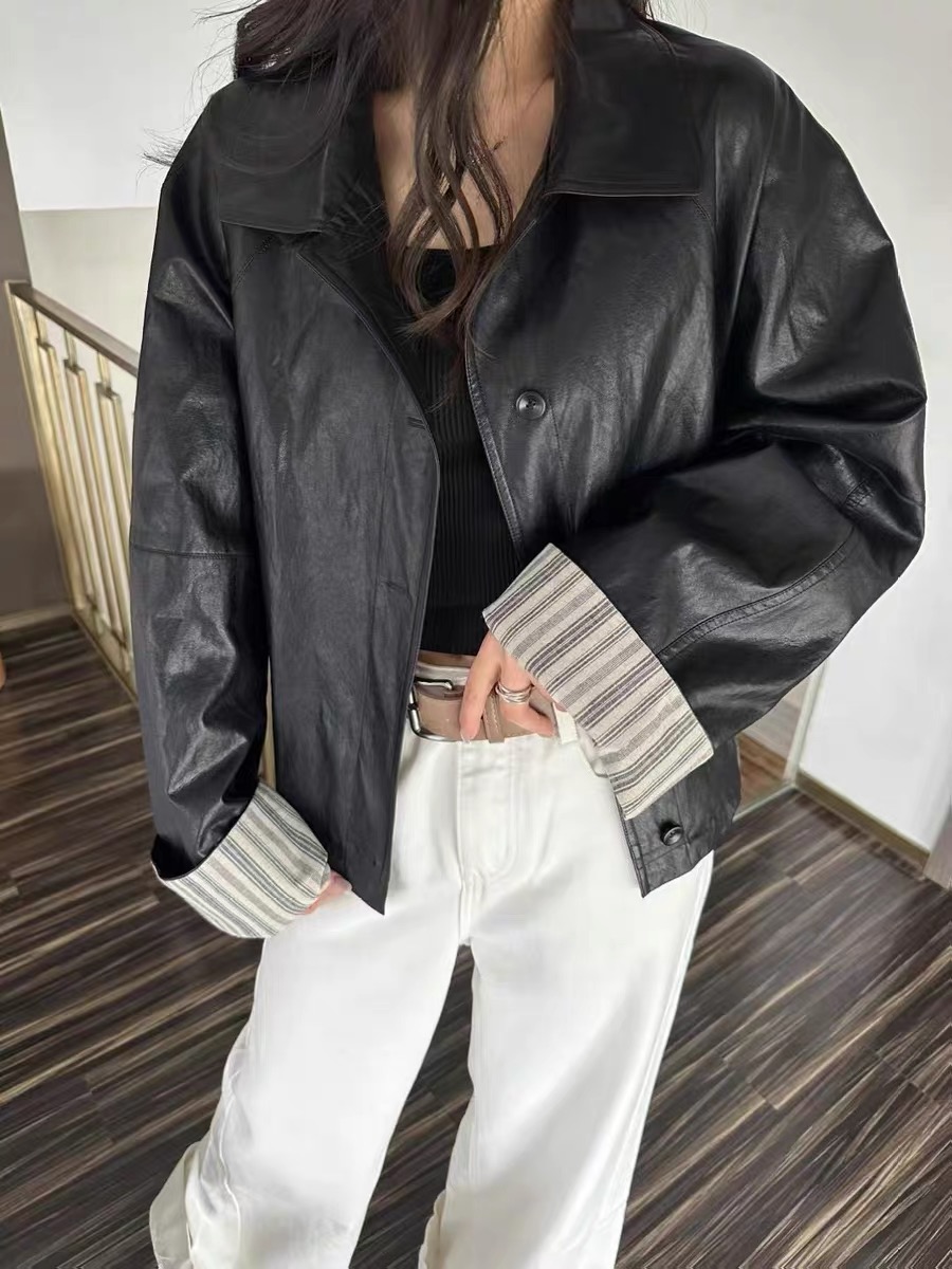 【爱丽粉丝】2025春季新款袖拼接条纹皮衣外套 ALS-85016