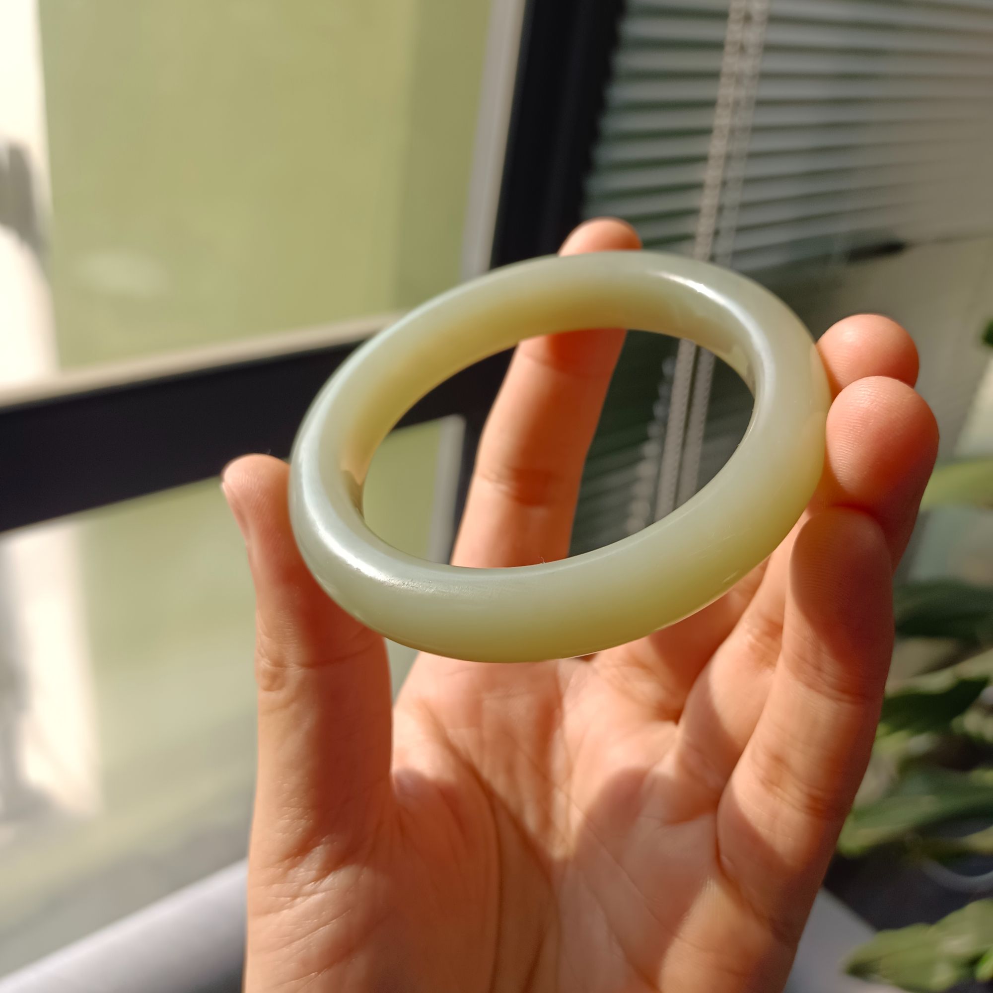 可玉春喜精品款且末青白——天然和田玉手镯青白玉高油细糯百搭经典