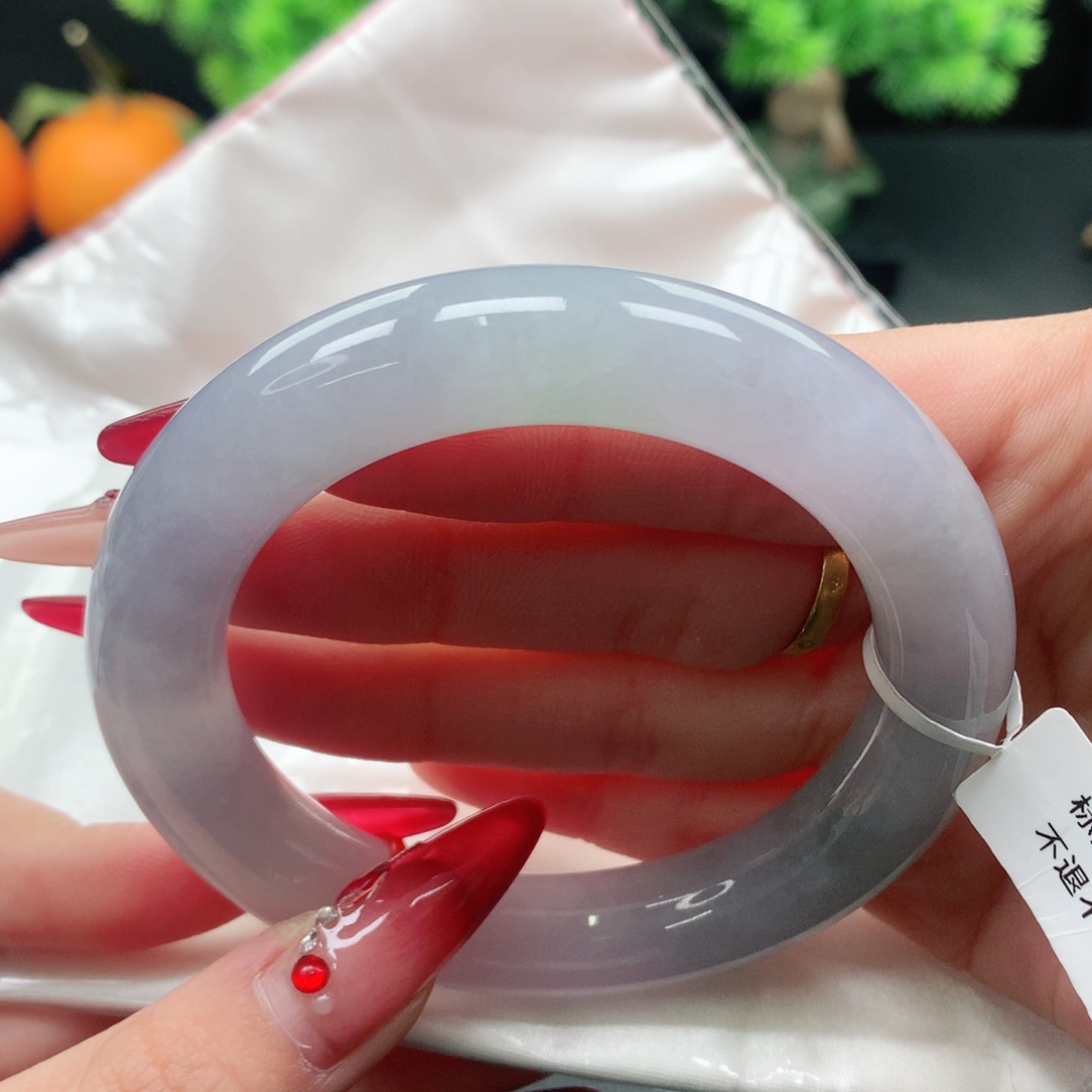 翡翠手镯未镶嵌?****o55 56 55 56