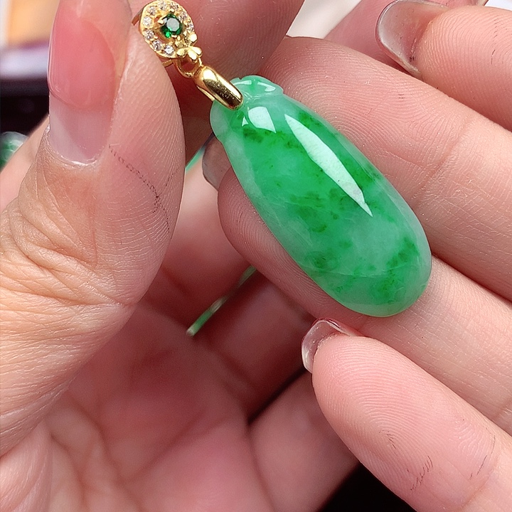 翡翠颈饰银S925镶嵌翡翠