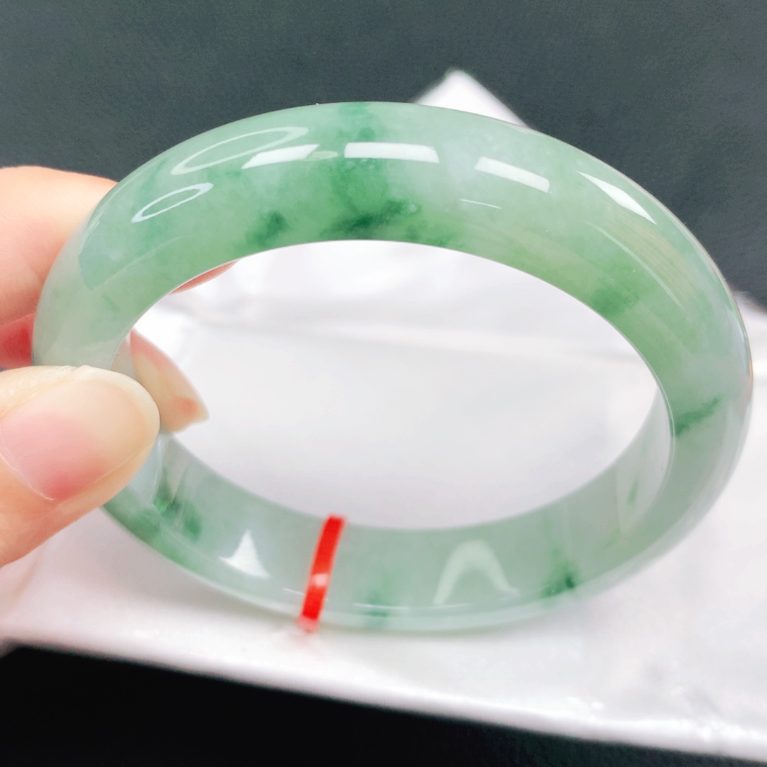 翡翠未镶嵌手镯58圈