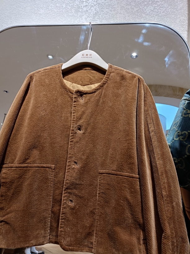 圆领灯芯绒短款外套