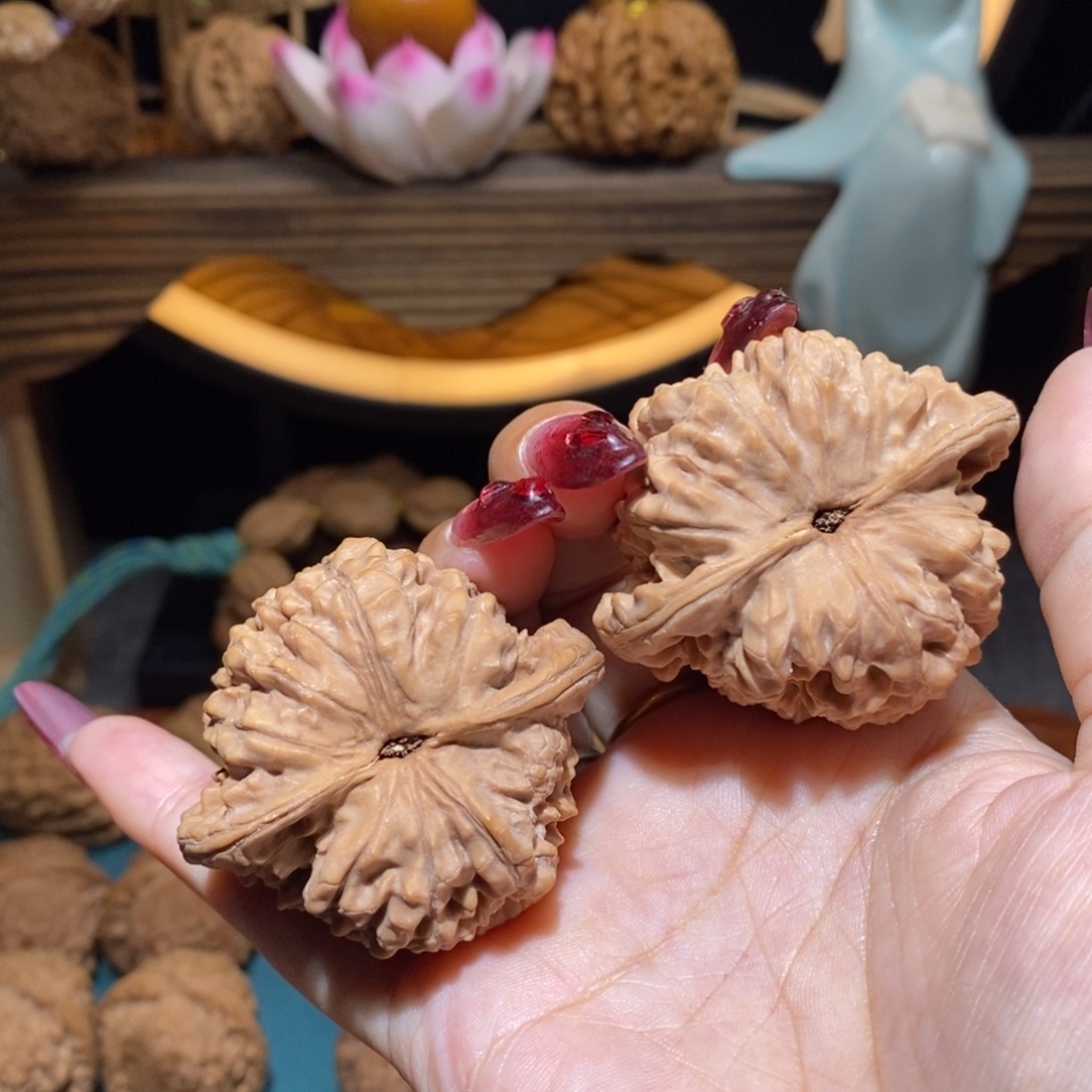 文玩核桃吊坠麒麟纹官帽48