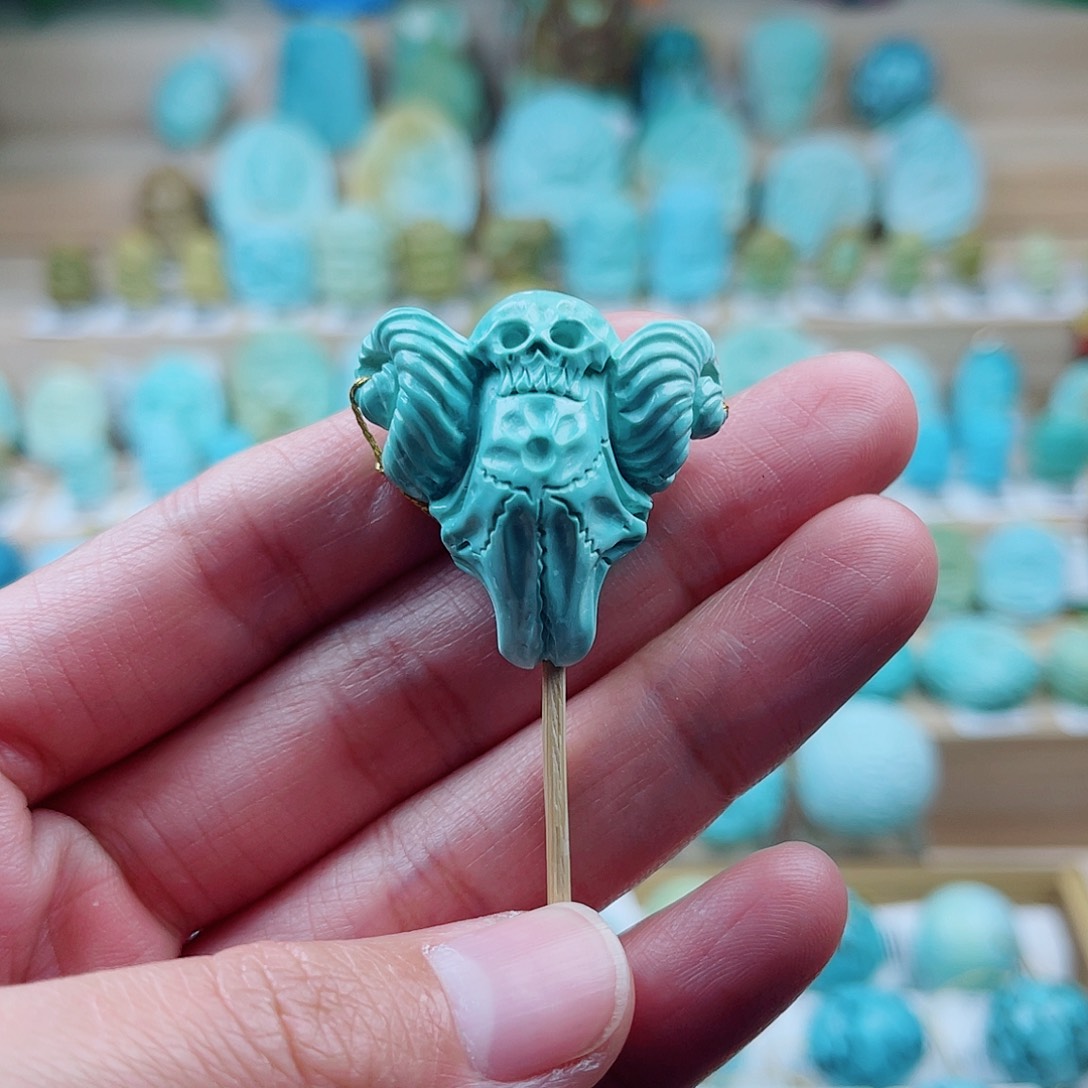 绿松石未镶嵌珠宝奇石