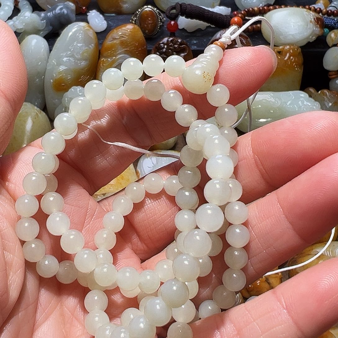 和田玉颈饰未镶嵌