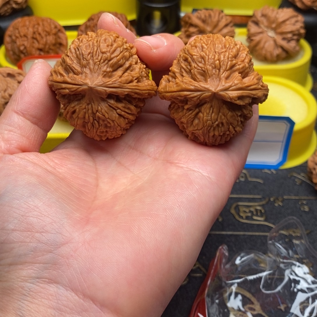 拾***哥文玩核桃吊坠球疆