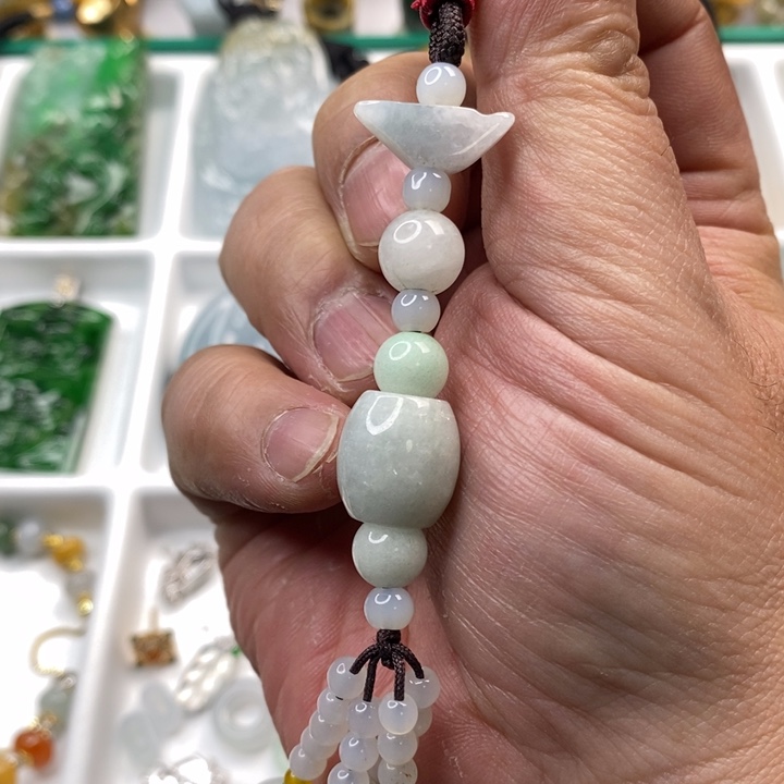 翡翠未镶嵌颈饰未