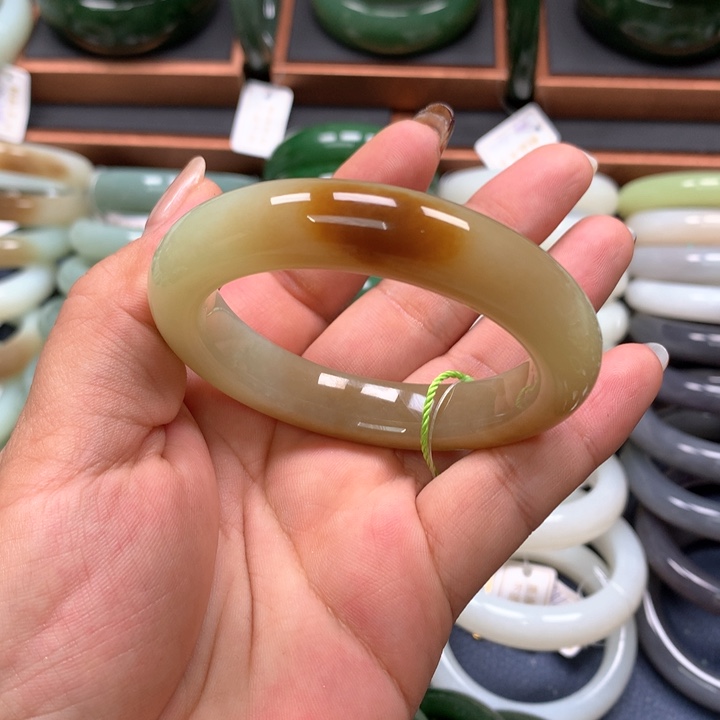 【闪购商品】未镶嵌手镯和田玉