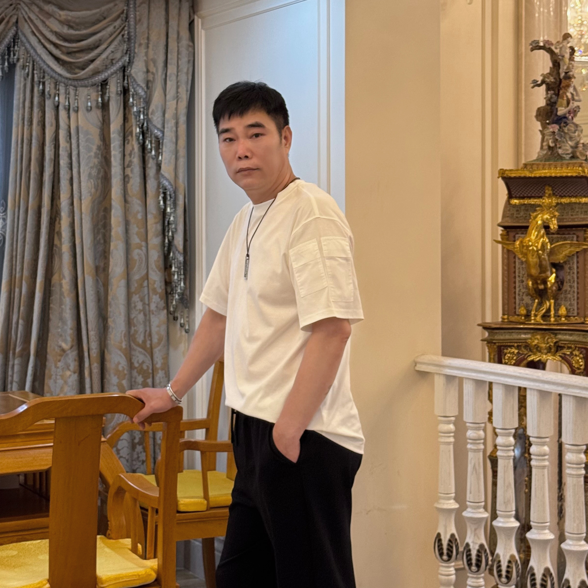 GRAY&COOK【超哥轻奢】简约高定休闲设计感袖带口袋T恤男GC588321