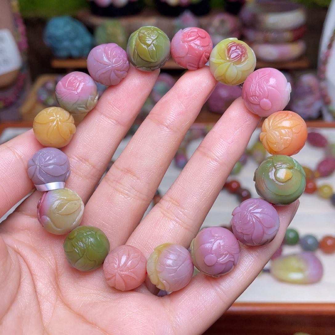 玛瑙/玉髓珠宝半成品未镶嵌盐源玛瑙悟道荷花老矿料仙色系手串