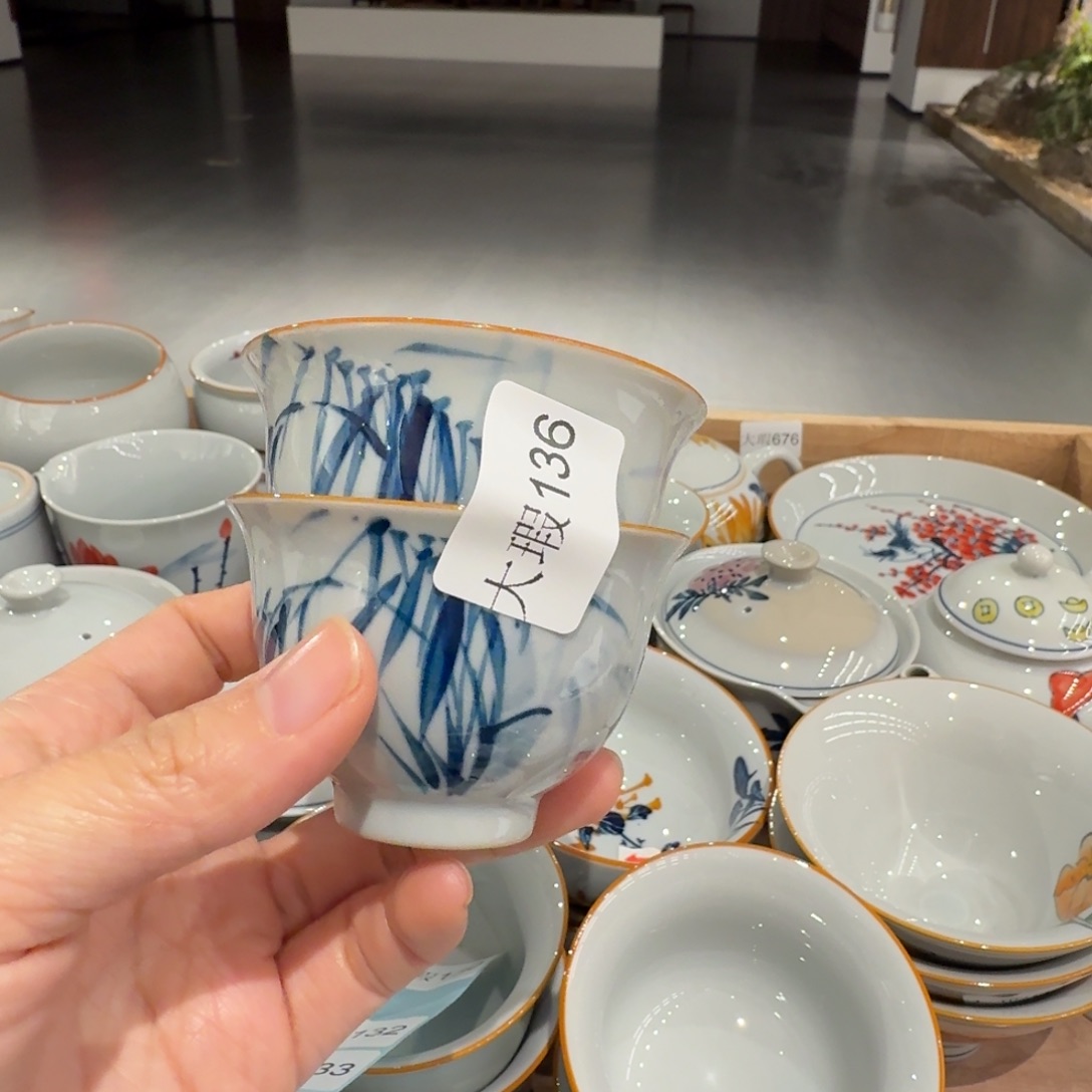 釉下手绘茶具微瑕