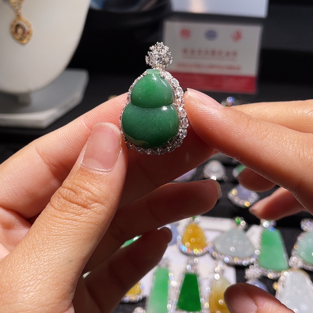 翡翠银S925镶嵌颈饰