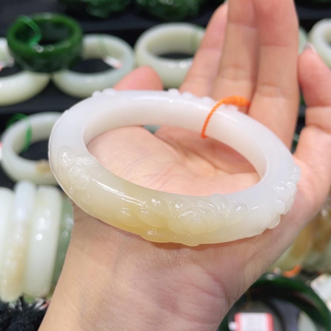 未镶嵌手镯和田玉欣*?25