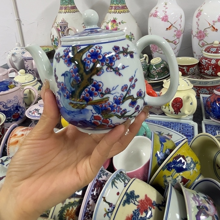 仐***哒景德镇陶瓷博物有限公司