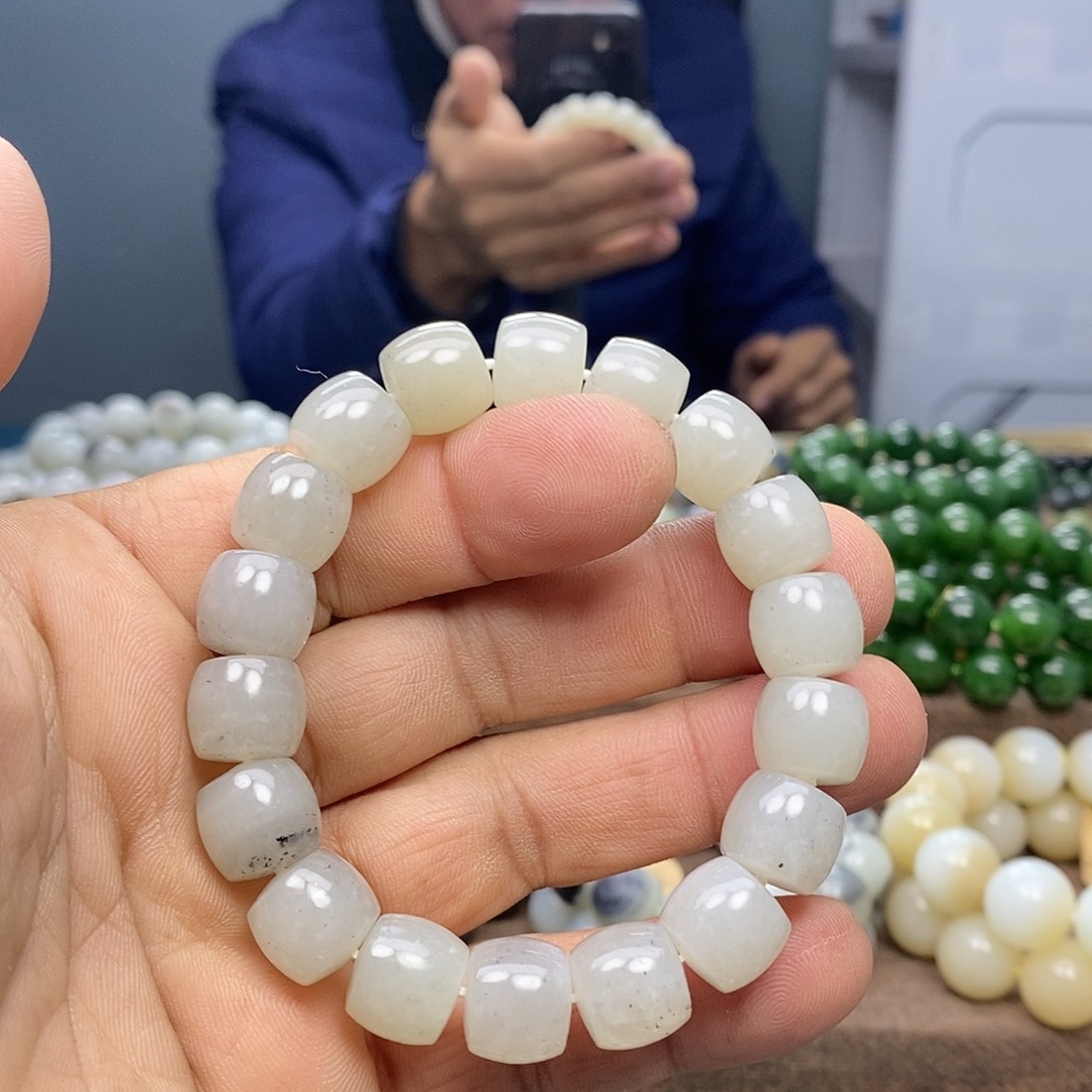 和田玉（糖玉）未镶嵌挂件