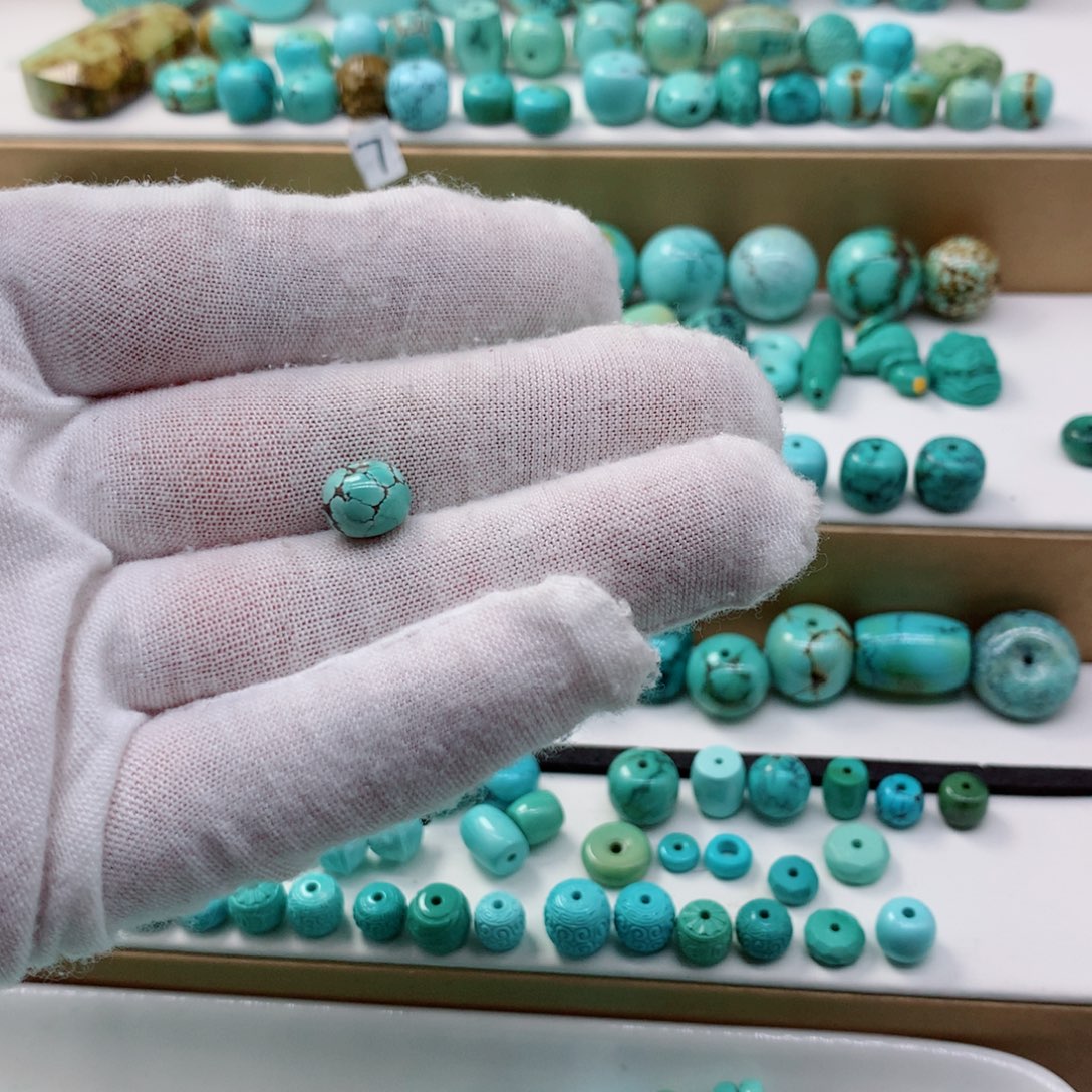 绿松石未镶嵌挂件