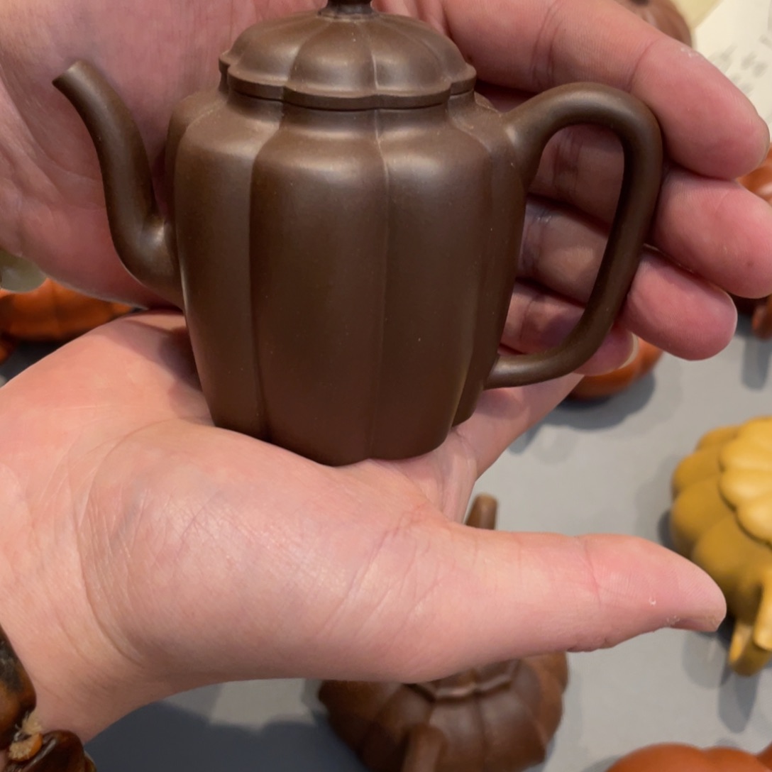 紫砂茶壶知**也原矿直播间手工壶制作