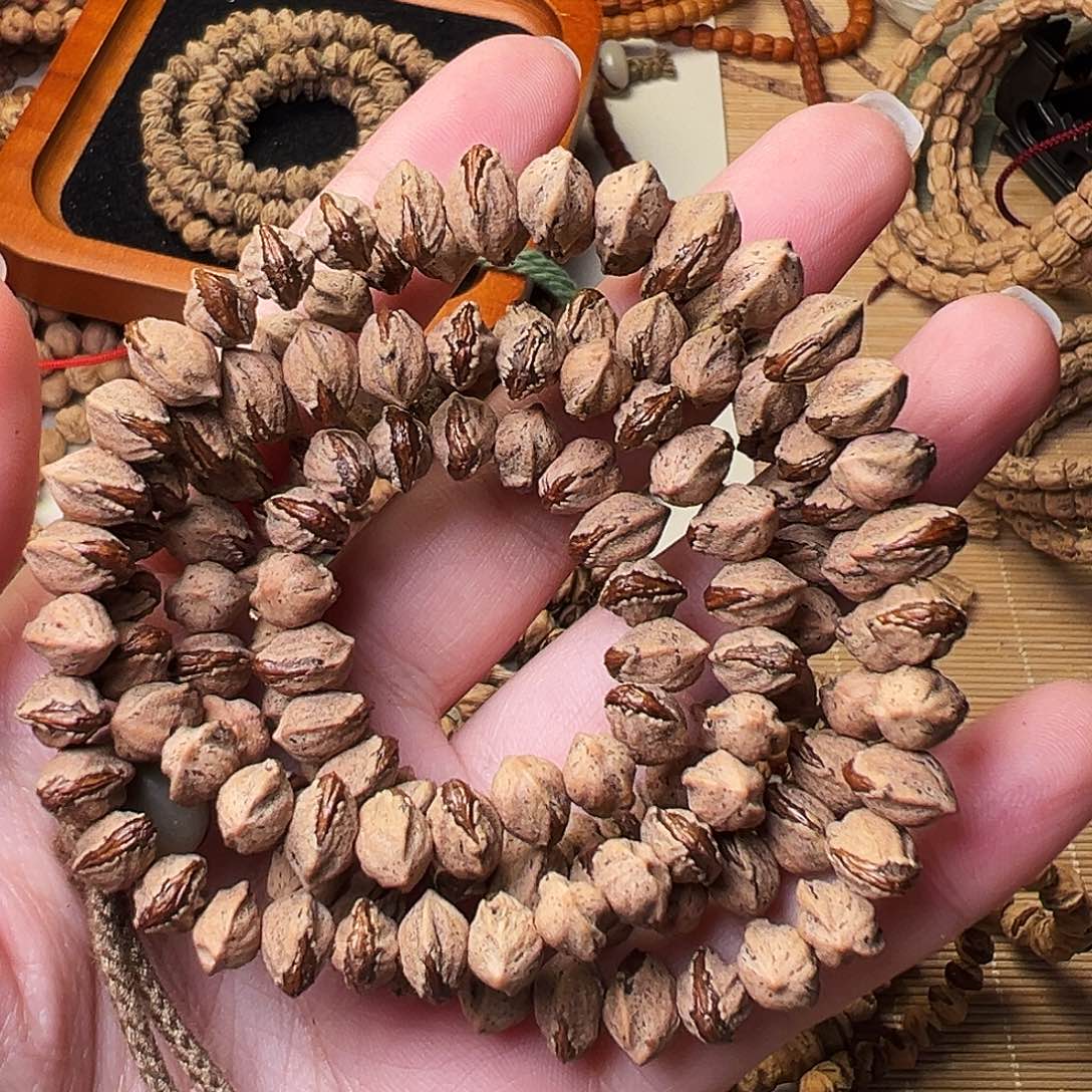 布***欢柏香籽/百香籽吊坠