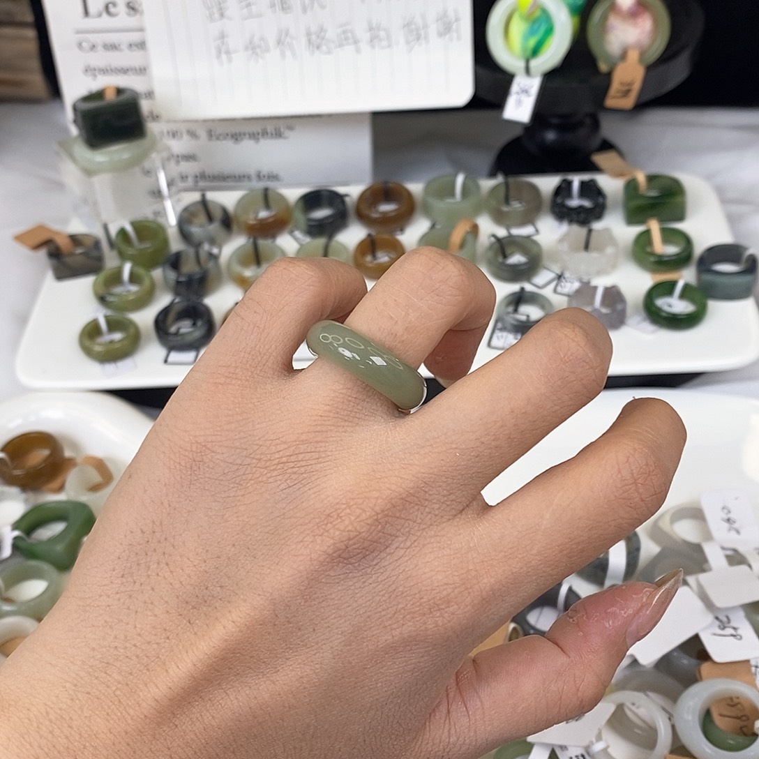 未镶嵌戒指和田玉Q25碧玉晴水轮胎17.1不退换