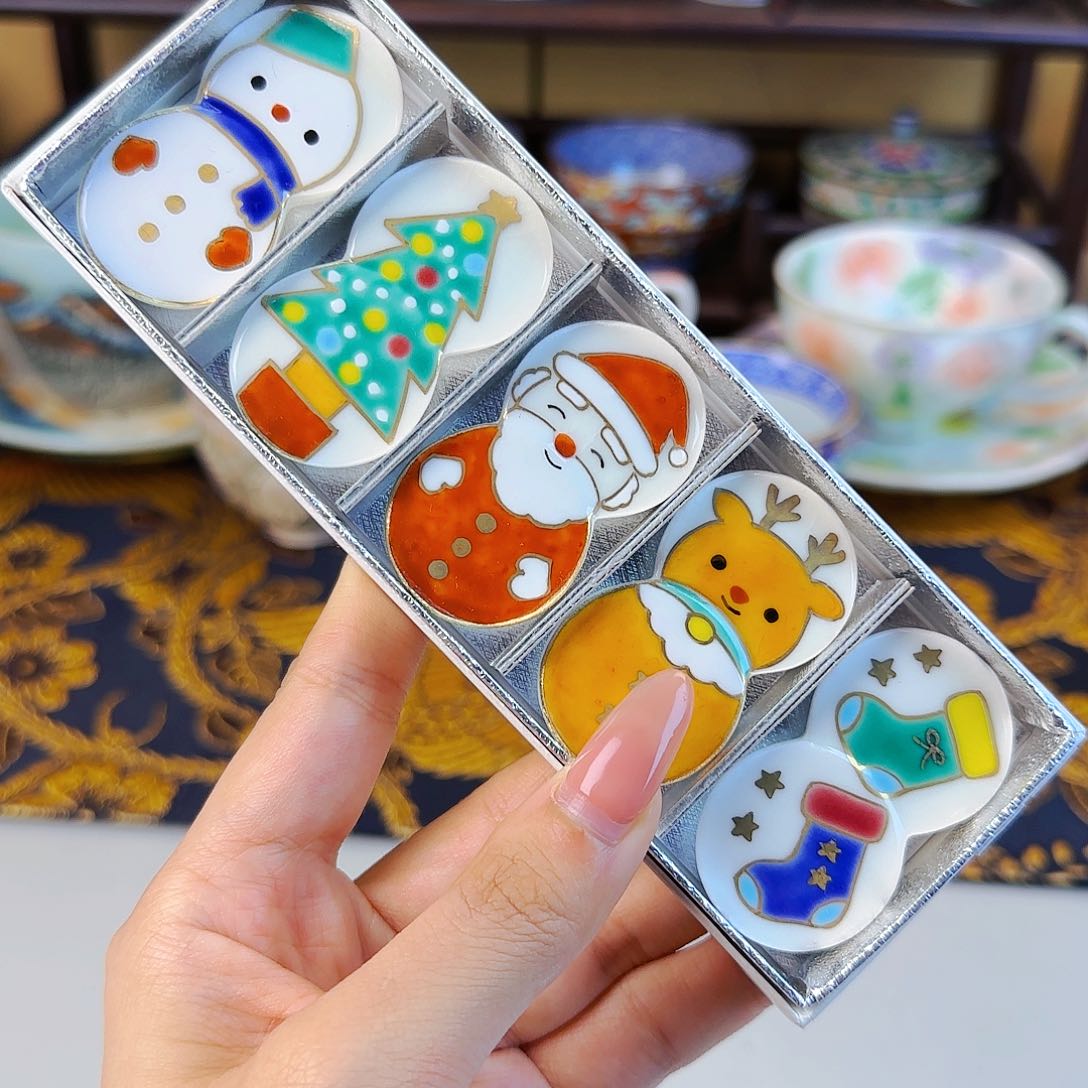 他家茶具瓷器真美！