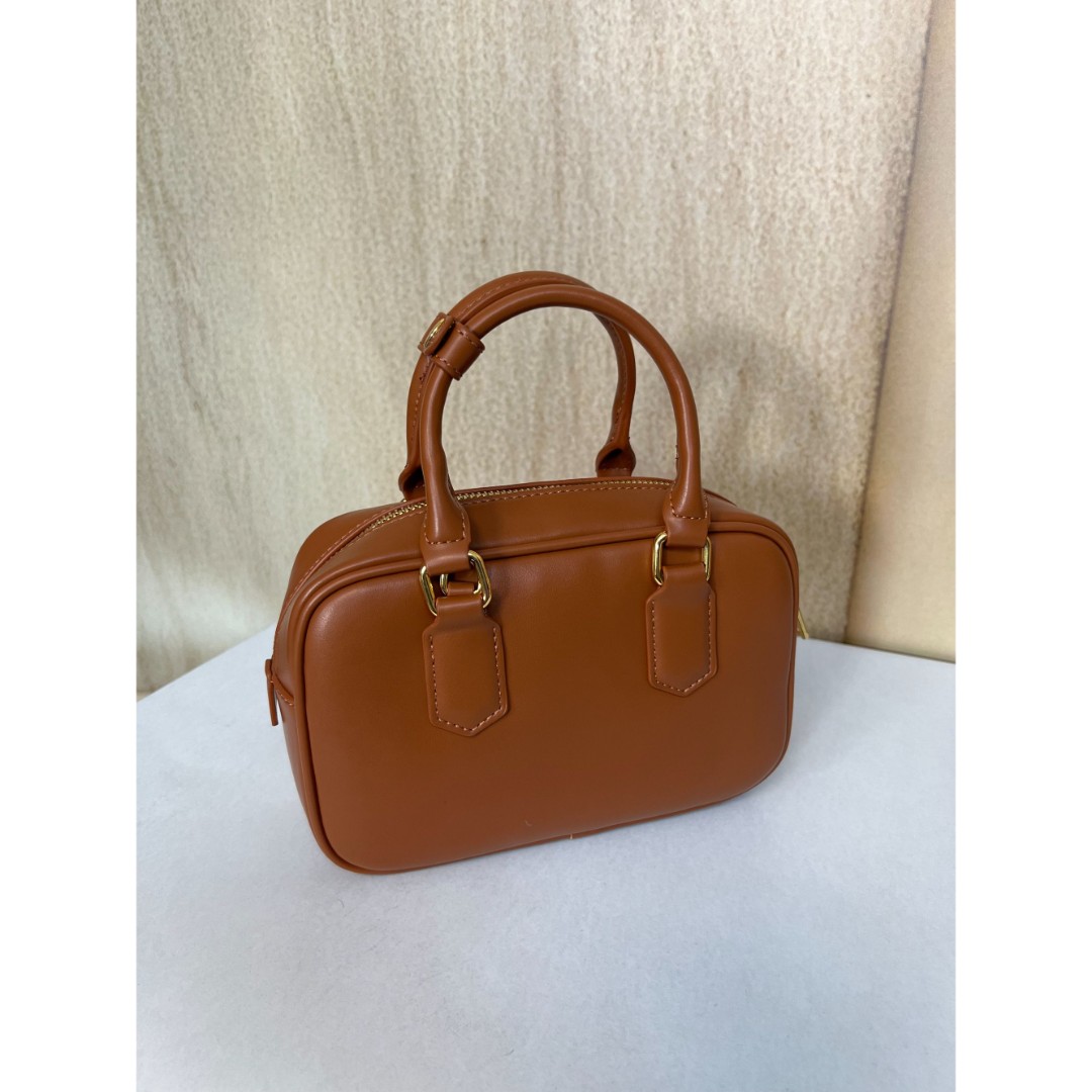 潮流真皮新款女包小手提包 0143 棕色方保龄球米宝