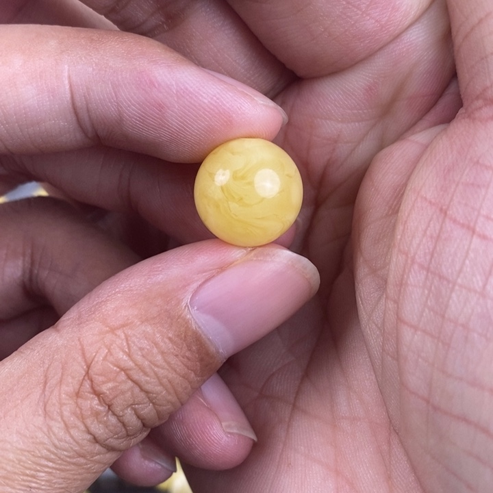 琥珀裸石未镶嵌此****好琥珀蜜蜡