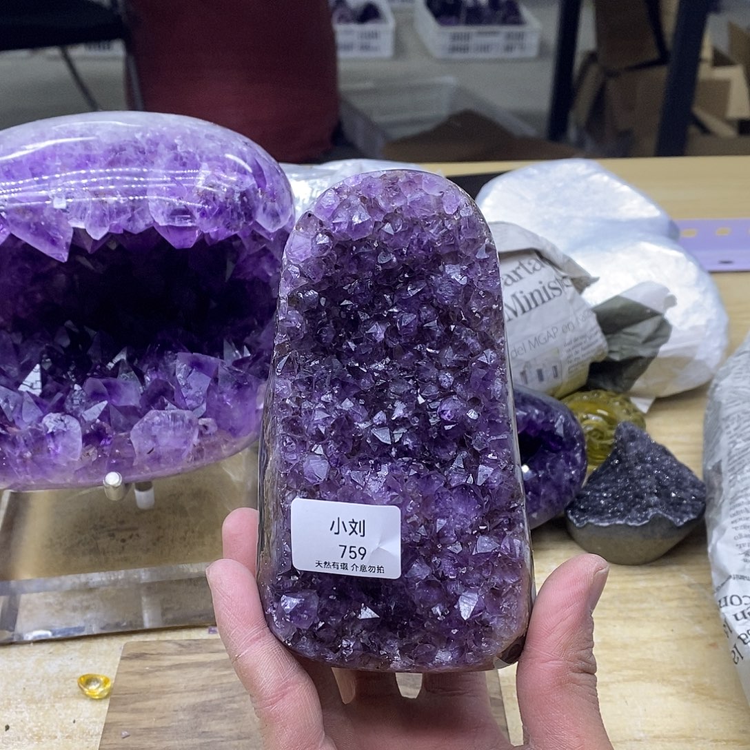 未镶嵌水晶大型摆件（非配饰）