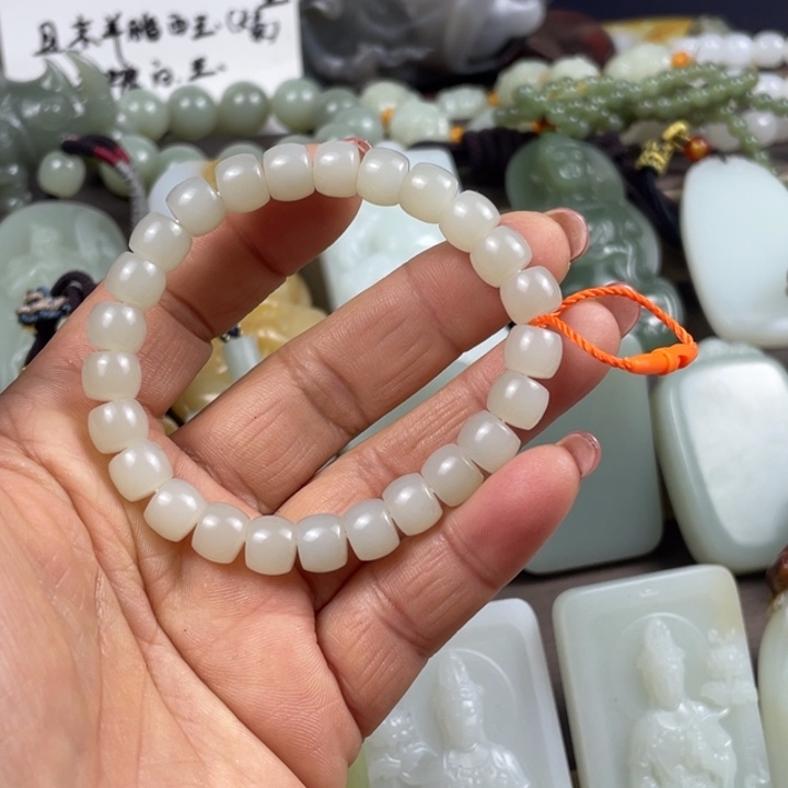 和田玉（糖玉）颈饰未镶嵌