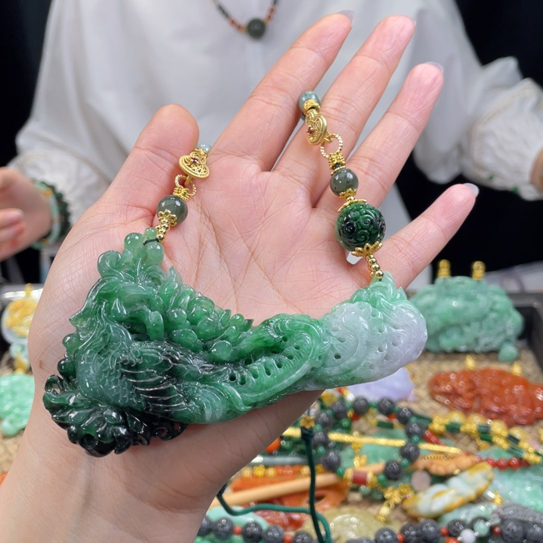 翡翠颈饰未镶嵌代编织