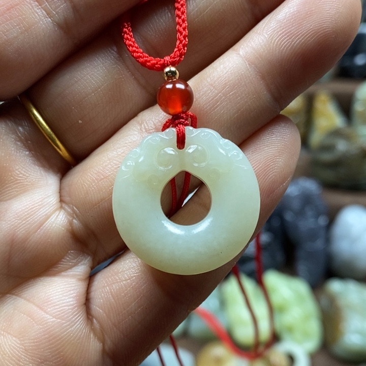 和田玉颈饰未镶嵌