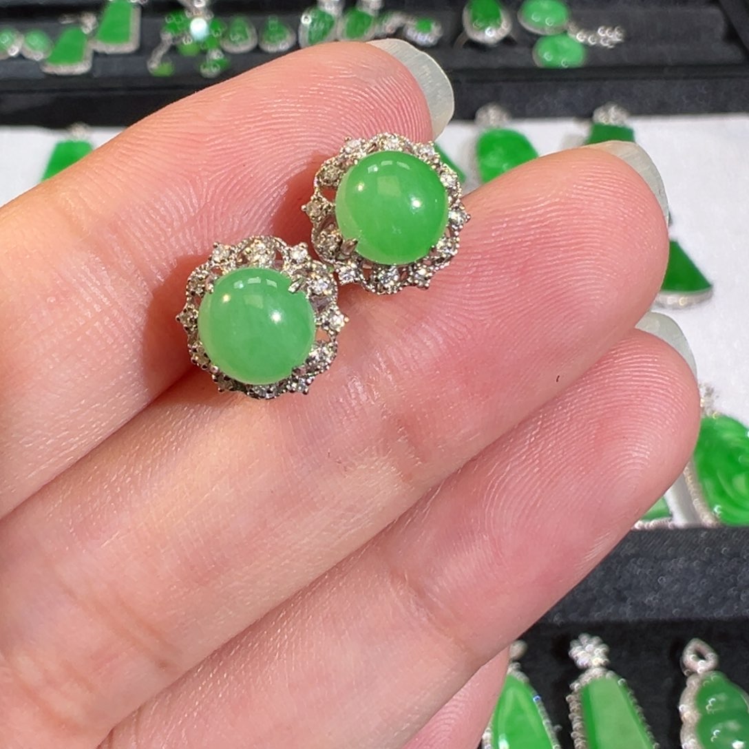 【闪购商品】翡翠吊坠(不含链)18K金镶嵌